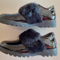 Черни лачени обувки на Primigi за момичета , снимка 5 - Дамски ежедневни обувки - 42766469