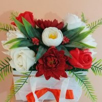 🎀НОВО🎀Бяла чанта със сапунени цветя в бяло и червено за вашите специални поводи🌹🎀🌹, снимка 7 - Подаръци за жени - 42846198