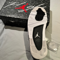 Nike air Jordan 4 retro, снимка 2 - Спортни обувки - 44810364