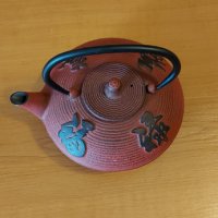 Колекционерски чайник, снимка 1 - Антикварни и старинни предмети - 36684164