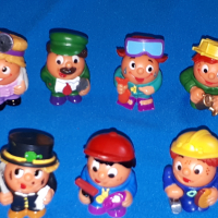 Киндер играчки човечета от 2002 година Kinder Ferrero, снимка 1 - Колекции - 44573515