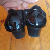 Дамски обувки на нисък ток с лак и ластик , снимка 3 - Дамски обувки на ток - 42461364
