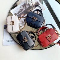 различни модели чанти Pinko , снимка 7 - Чанти - 24697292