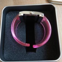 Разпродажба ! SOFTECH - чисто нов елегантен дамски часовник в метална кутия , внос от Англия, снимка 2 - Дамски - 40600695