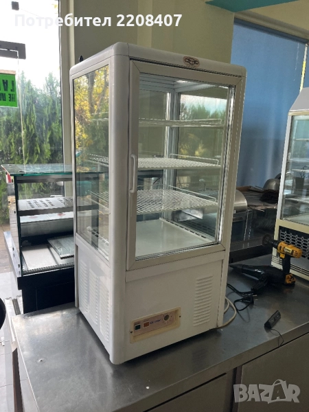 Хладилна витрина , снимка 1