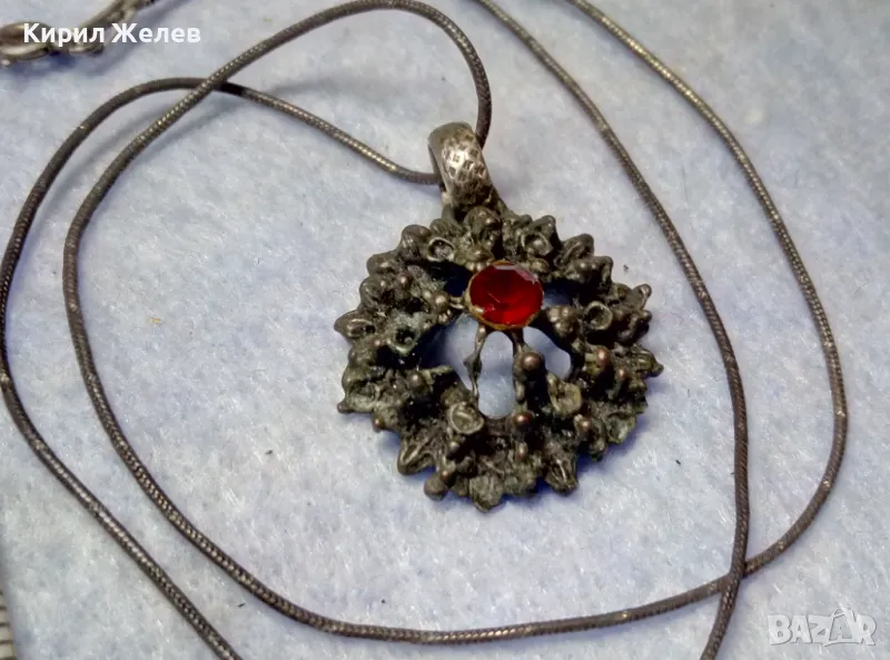 СТАР СКЪПОЦЕНЕН ПОСРЕБРЕН МЕДЕН МЕДАЛЬОН с НАТУРАЛЕН ГРАНАТ и СРЕБЪРНО КОЛИЕ СРЕБРО 925 ITALY 49773, снимка 1