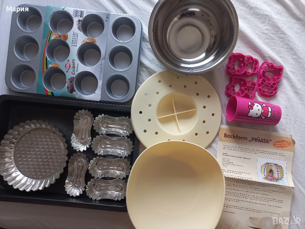 Форма за мъфини, тава и резци Hello Kitty за печива, Пинята, кошнички, снимка 1