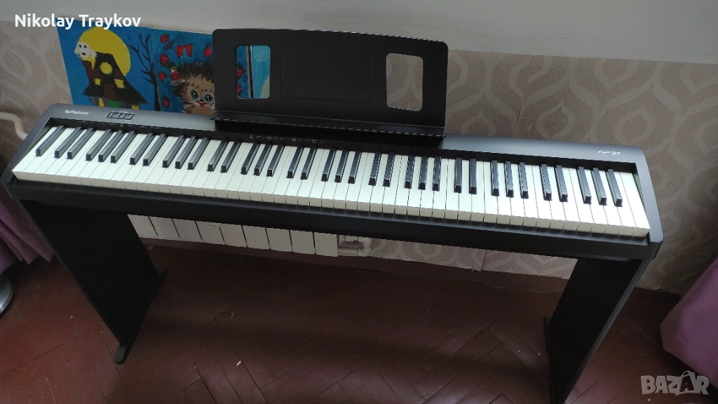 Пиано Roland FP-10 в комплект с дървена стойка и покривало, снимка 1