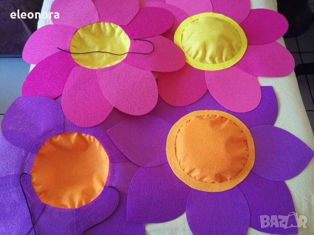 Шапки на цветя от филц-47 см. , снимка 7 - Шапки - 44422822