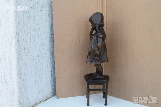 Бронзова фигура ''Момиче с обувка'', снимка 7 - Колекции - 51170553