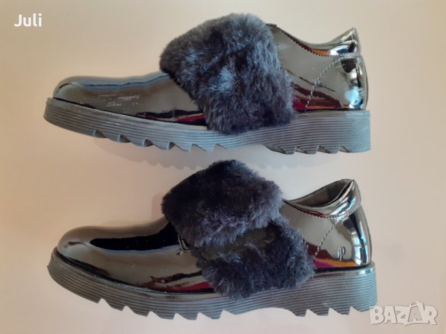 Черни лачени обувки на Primigi за момичета , снимка 5 - Дамски ежедневни обувки - 42766469