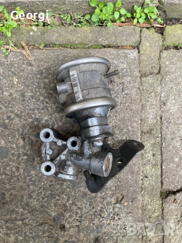 Останали Части Audi A3 8P 1.6 VW Стартер Помпа, снимка 8 - Части - 54059252