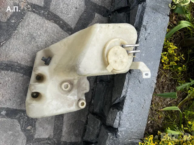 Казанче течност за чистачки с датчик  W220