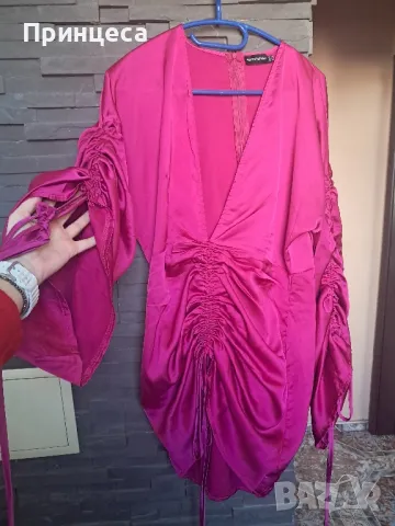 Цикламена секси рокля 