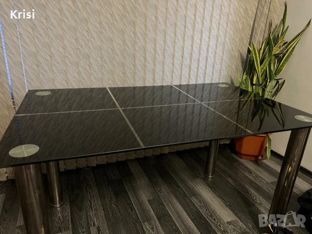 Стъклена трапезна маса, снимка 3 - Маси - 50506901