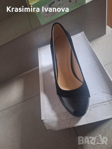 нови обувки Мегияс велур и лак на висок ток