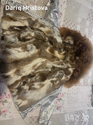 Дамска парка в сив цвят 