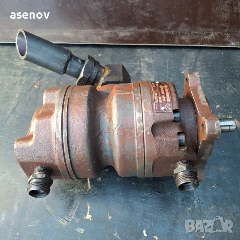 двусекционна хидравлична помпа