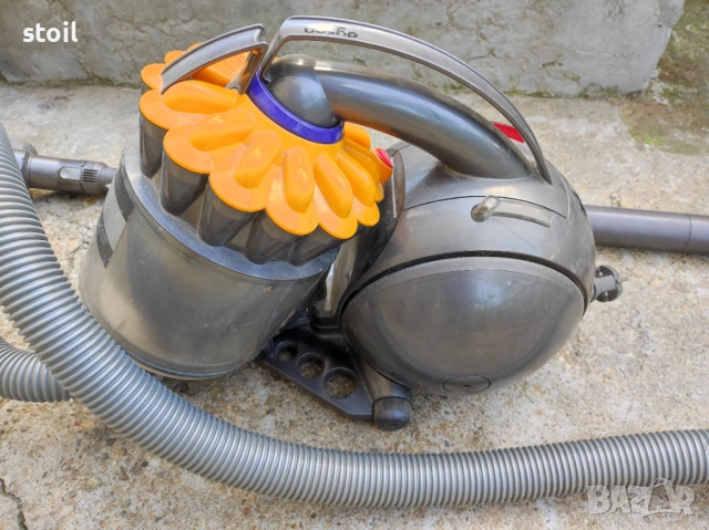 Прахосмукачка без торба Dyson внос от Германия , перфектно работеща, снимка 3 - Прахосмукачки - 53909533