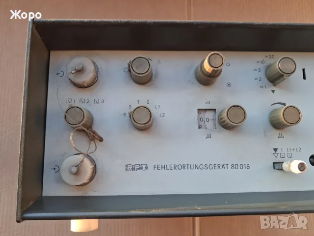 Старинен осцилоскоп осцилограф 80те ГДР RFT, снимка 4 - Друга електроника - 56452697