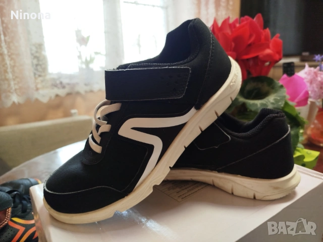 4 чифта обувки Декатлон 35,36 номер, снимка 4 - Детски обувки - 53943864