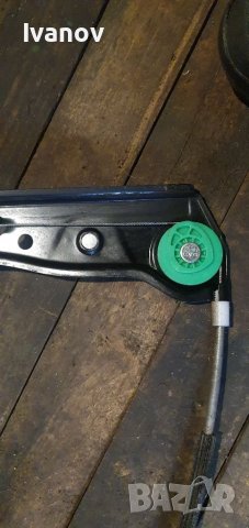 Лява врата за бмв е87 ляво огледало стъклоповдигач машинка брава дръжка патрон с ключ bmw e87 капак , снимка 7 - Части - 36819817