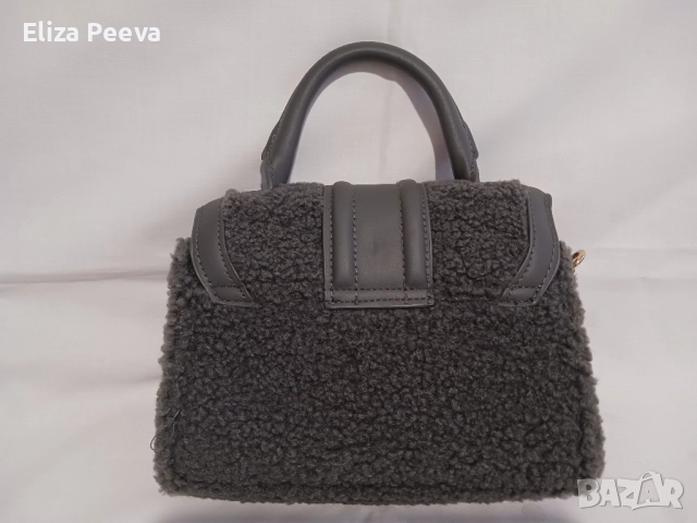 Малка дамска чантичка, снимка 2 - Чанти - 52144877