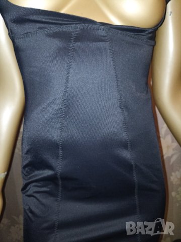 Оформяща черна рокля с отворен бюст- М, снимка 5 - Рокли - 42787741