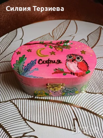 Ръчно изработена дървена кутия Сова София, снимка 1