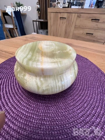 Уникално красива кутия за бижута от оникс