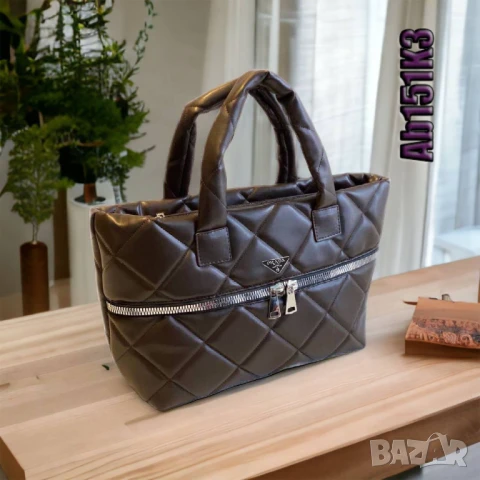 чанти prada, снимка 3 - Чанти - 51425839