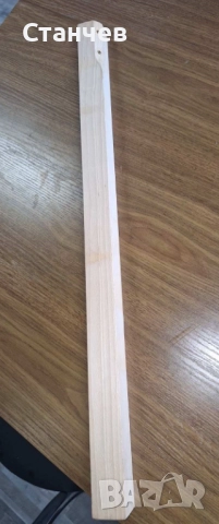 Крак за маса от бук