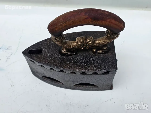 Стара ютия на жар, снимка 2 - Антикварни и старинни предмети - 56451433