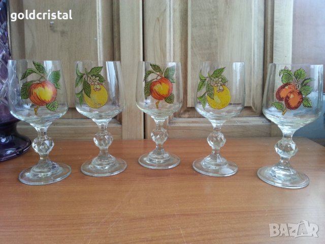 Стъклени чаши , снимка 1 - Антикварни и старинни предмети - 37761465