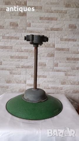 Стара емайлирана индустриална лампа - завод Светлина, снимка 3 - Антикварни и старинни предмети - 53017427