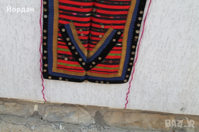 Престилка със сърма и сребърни монети