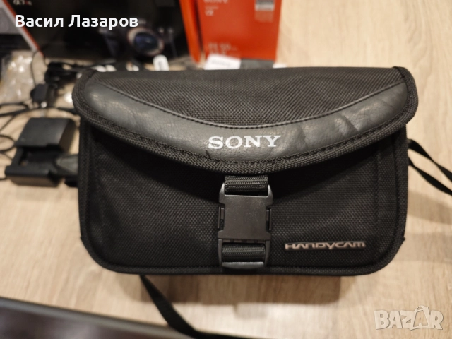 Фото апарат SONY a7r || в комплект с обектив SONY FE 2.8/50 MACRO .Вертикален грип SONY VG-C2EM , снимка 10 - Фотоапарати - 51985472