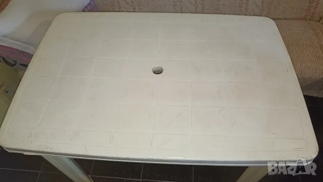 Продавам PVC градинска маса 100x60x70 см, снимка 2 - Градински мебели, декорация  - 56328148