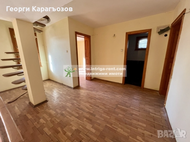 №4012 Къща с двор, гаражи и басейн в село Минерални бани, Хасково., снимка 12 - Къщи - 52010691