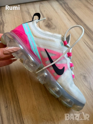 Оригинални Дамски маратонки Nike Air VaporMax 2019 ! 38,5 н, снимка 2 - Маратонки - 38484695