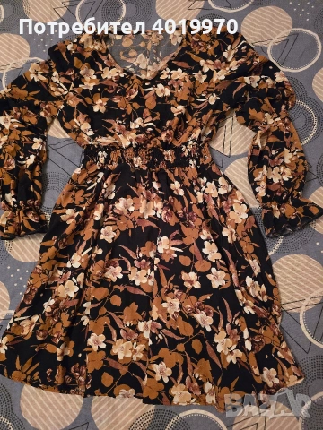 Нова рокля от сатен размер М, снимка 2 - Рокли - 54013882