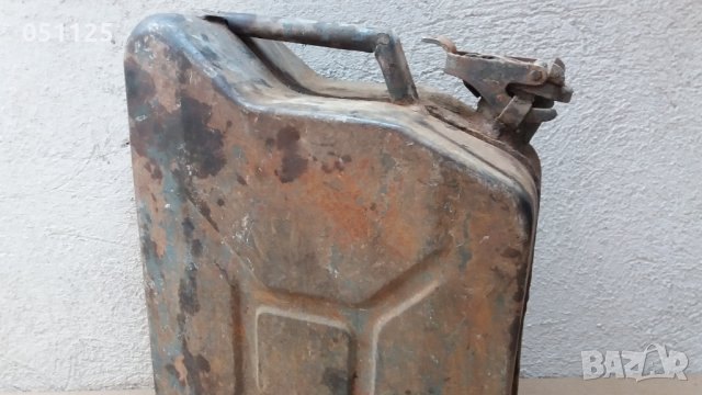 Масивна метална туба за гориво - 10 литра , снимка 6 - Антикварни и старинни предмети - 31051663