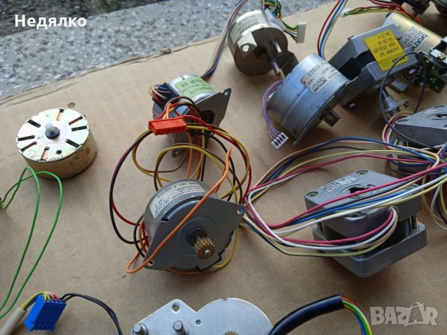 20 броя винтидж стъпкови мотори,японски,немски, снимка 8 - Друга електроника - 35150450