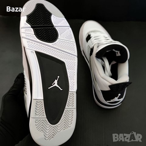Нови Оригинални Обувки Nike Air Jordan Retro 4 Military White Black Бели Маратонки Кецове Размер 42 , снимка 3 - Кецове - 39713455