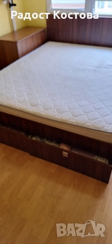 спалня 160/220, махагон с 2 чекмеджета и матрак, снимка 2 - Спални и легла - 52304528