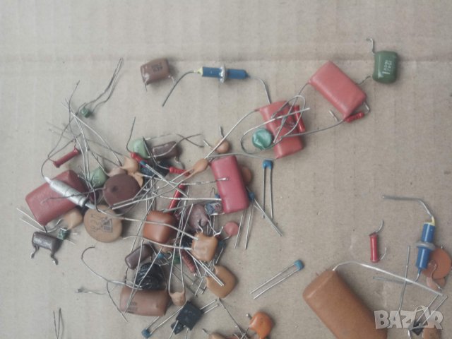 Продавам стари кондензатори, снимка 5 - Друга електроника - 29968895