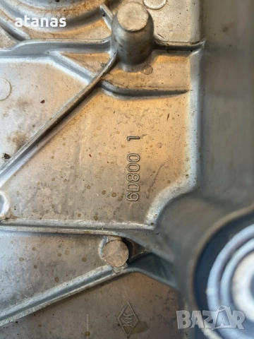 капак на картер на клапани Yamaha f80-100 EFI, снимка 4 - Части - 55920715