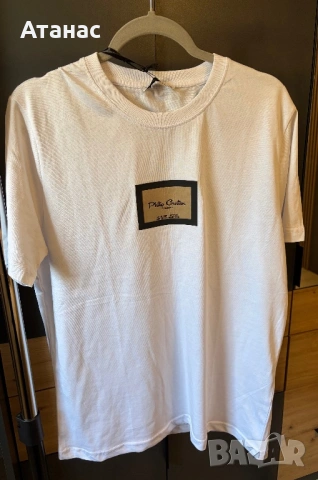 Бяла мъжка тенискя