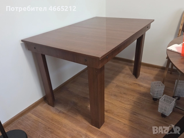 Разтегателна трапезна маса