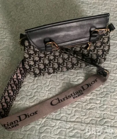 Дамска чанта Dior, снимка 4 - Чанти - 56531131